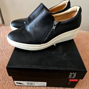 Naturalizer leather sneakers